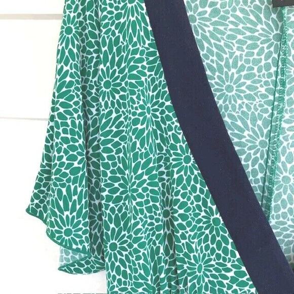 Torrid Vintage Green White Daisy Floral Navy Tie Faux Wrap Dress 18 - Picture 5 of 5